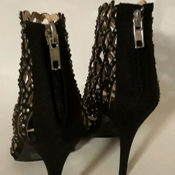 Zigi Soho "Duran" black faux suede stiletto NWOT - Picture 3 of 8